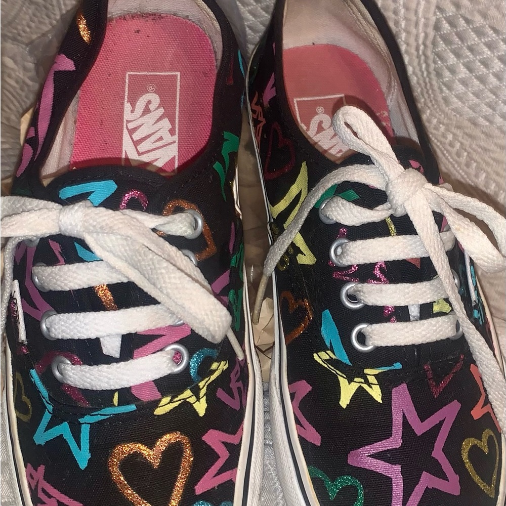Vans Graffiti lace up men’s/women’s unisex shoes.